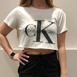 Calvin Kline logo tee size large
